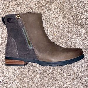 SOREL WOMEN'S EMELIE™ ZIP BOOTIE